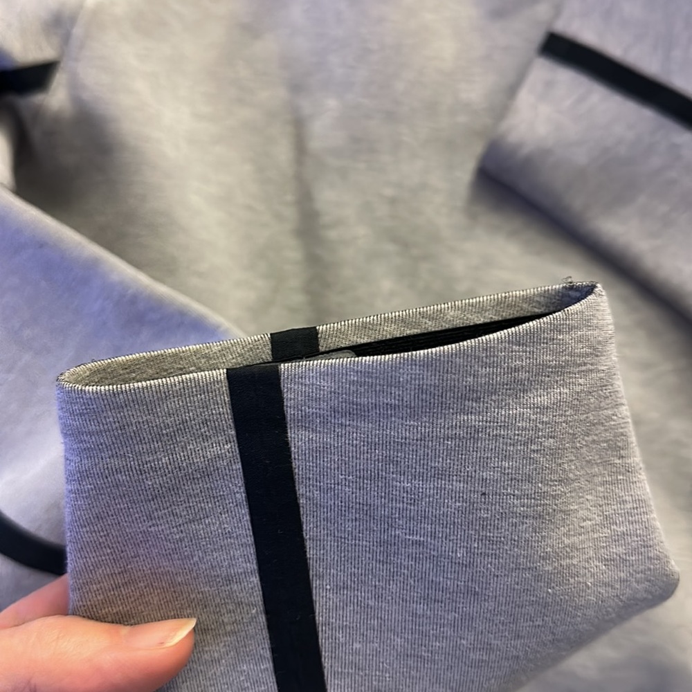 Lululemon pullover sweatshirt - Picture 13 of 14